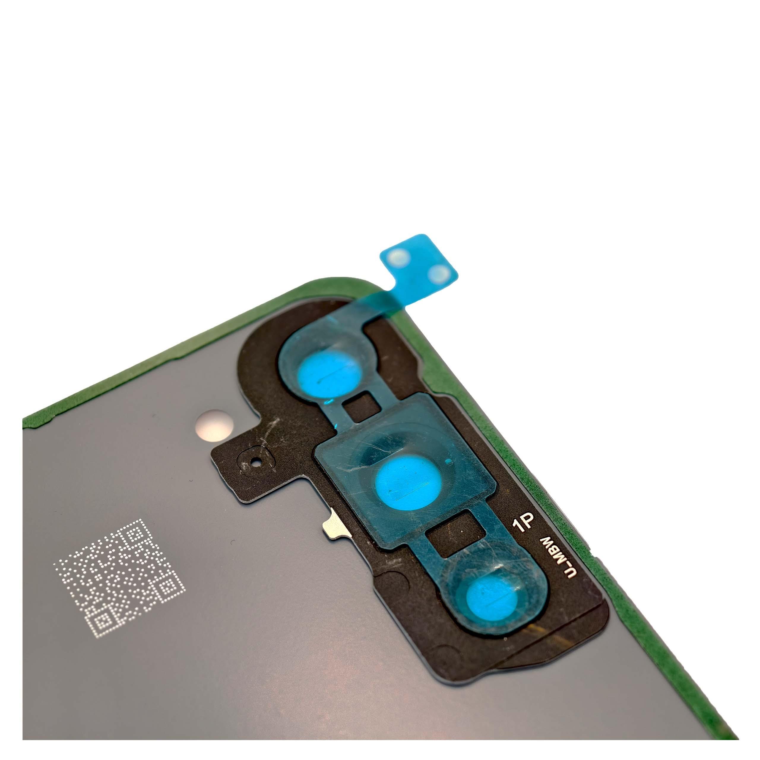 Specyfikacja klapki baterii iPhone 16