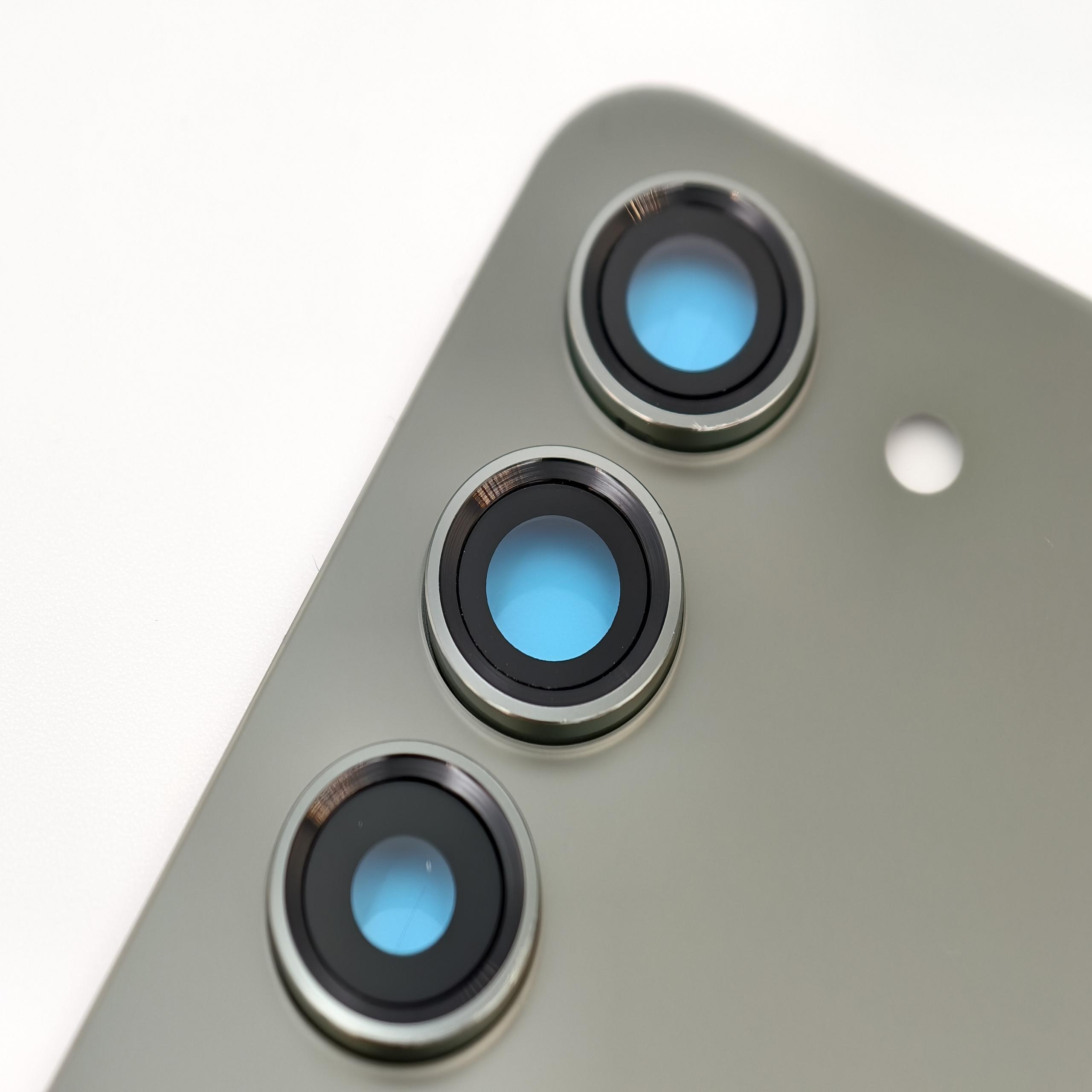 Specyfikacja klapki baterii iPhone 16